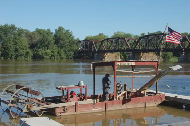 Photo of the &ldquo;Billy Marks&rdquo;, a recreated coal dredger.